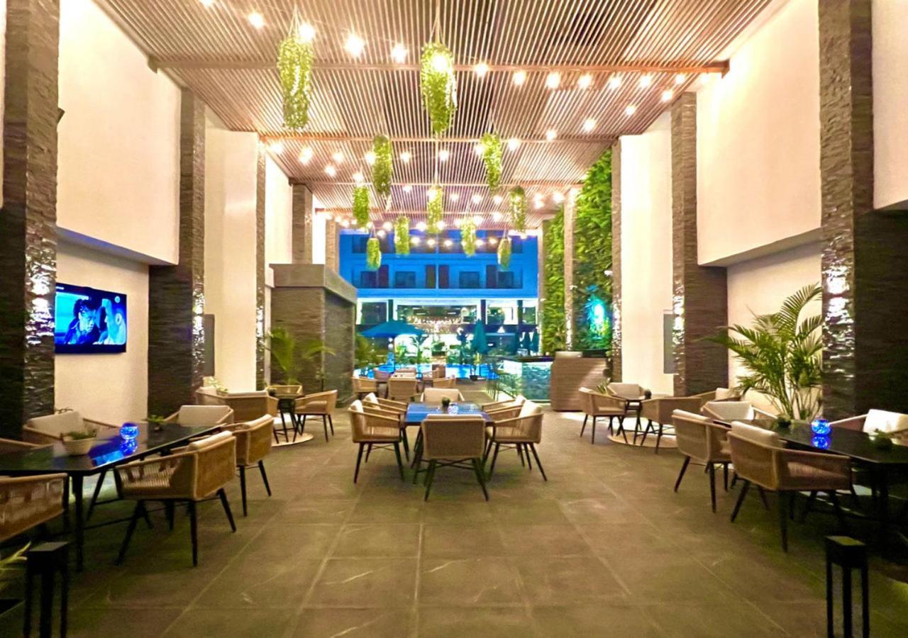 Sanctuary Sunlit Hurghada Haven With 4 Pools, Rooftop Sunsets & Gourmet Bites Steps Away Extérieur photo
